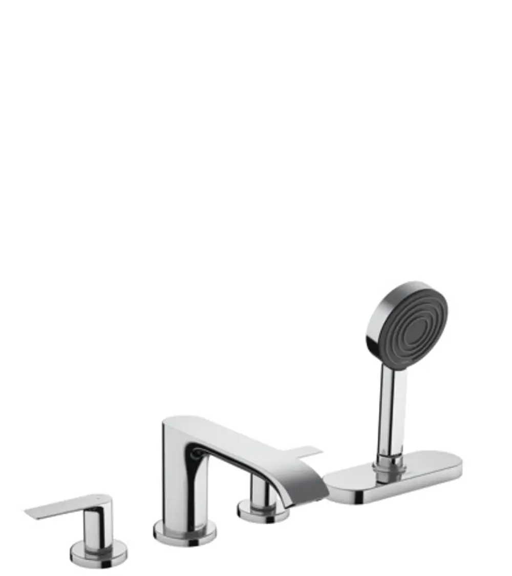 Chromfarbenes Wannenrandarmatur-Set von Hansgrohe mit vier Komponenten, bestehend aus einem Wasserhahn, zwei Bedienelementen und einer Handbrause.